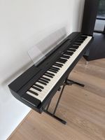 Digital Piano Yamaha P-255B (inkl. Ständer). Top Zustand!