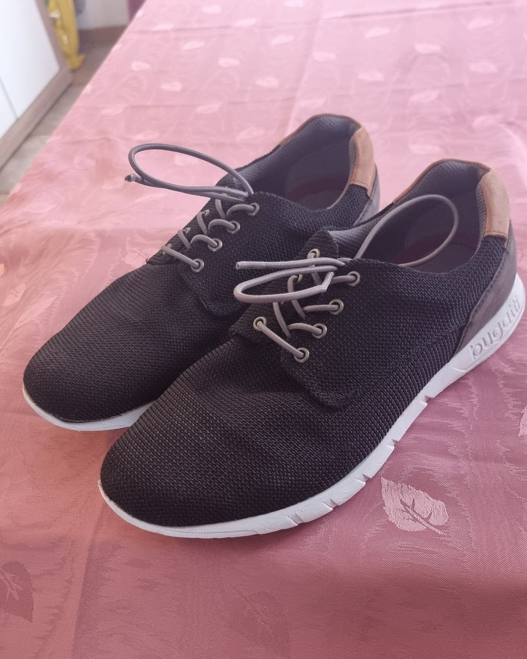 Bugatti Scarpe da uomo: ORIGINAL bugatti SNEAKER GR.44 NEUWERTIG! – Nuovo (secondo la descrizione) da Raron venduto da Skyler68