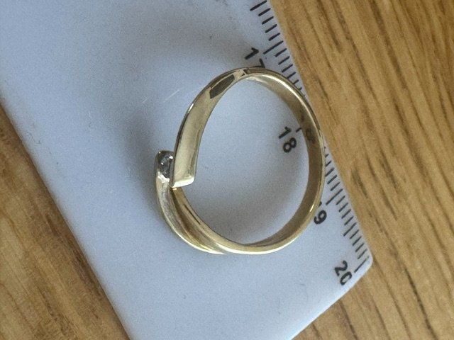 Bagues: Wunderschöner goldener Ring mit einem Diamanten – D'occasion à Henggart par Art-G 3