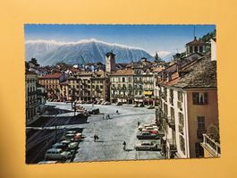 Locarno Piazza Grande belebt Autos