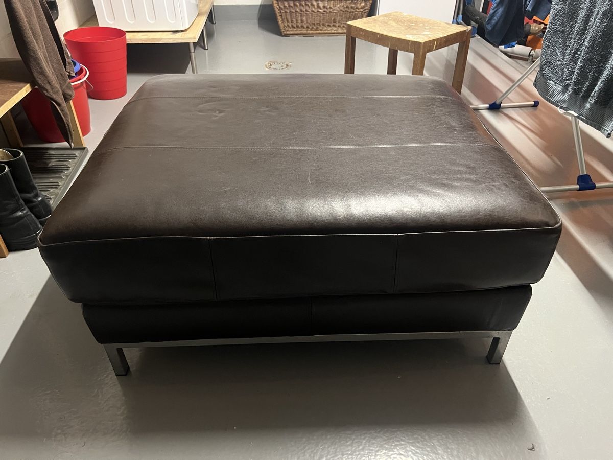 Ikea Hocker: Lederhocker – Gebraucht aus Hagenbuch ZH von foensi82