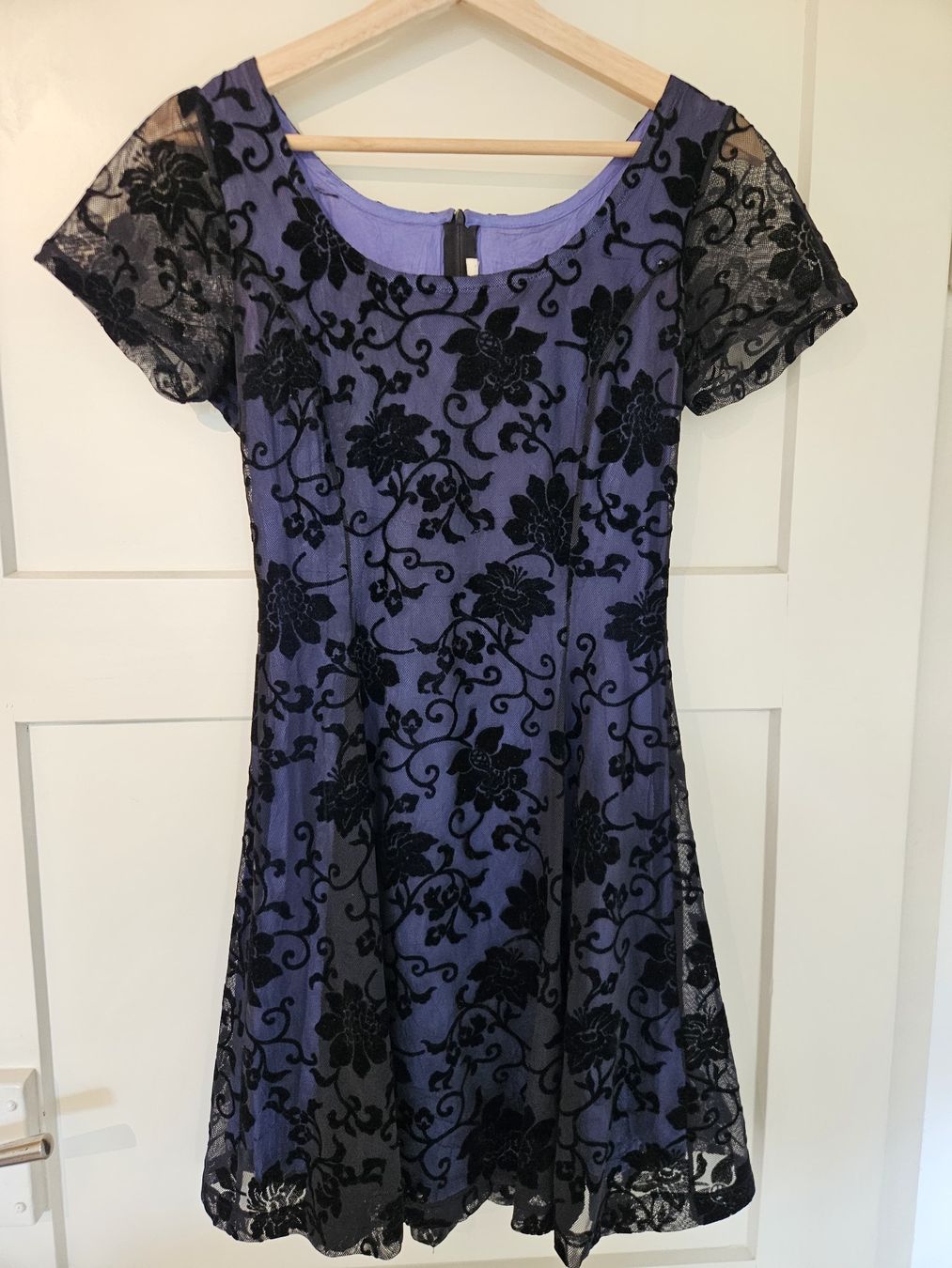 Vestiti: Kleid mit Spitzen - Gr. 36 – Usato da Zürich venduto da corinne.nussbaumer20