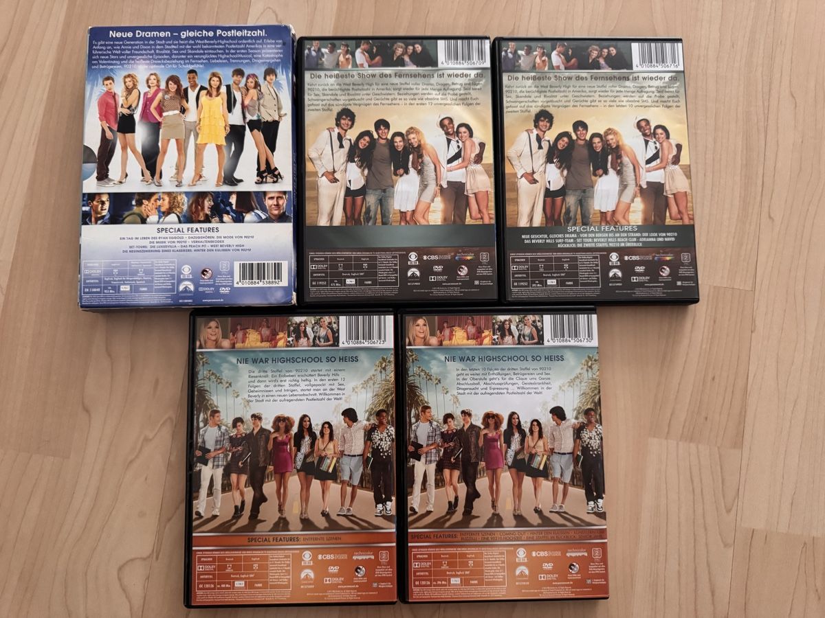 Tutti i DVDs: 90210 DVD Staffel 1-3 – Usato da Glattpark(Opfikon) venduto da LivS 1