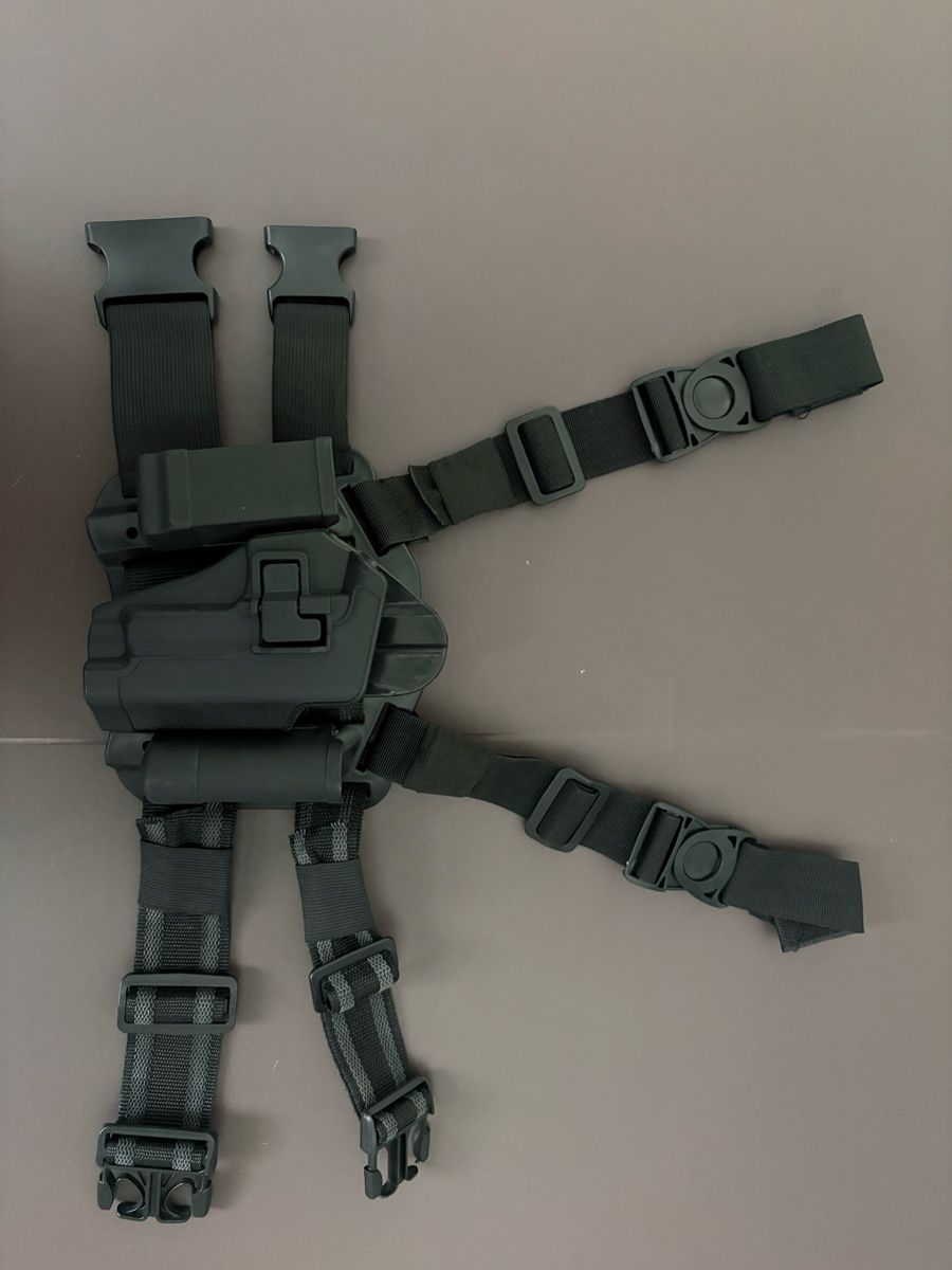 Tiro a segno: Blackhawk Beinholster  – Usato da Meilen venduto da mogli_luna