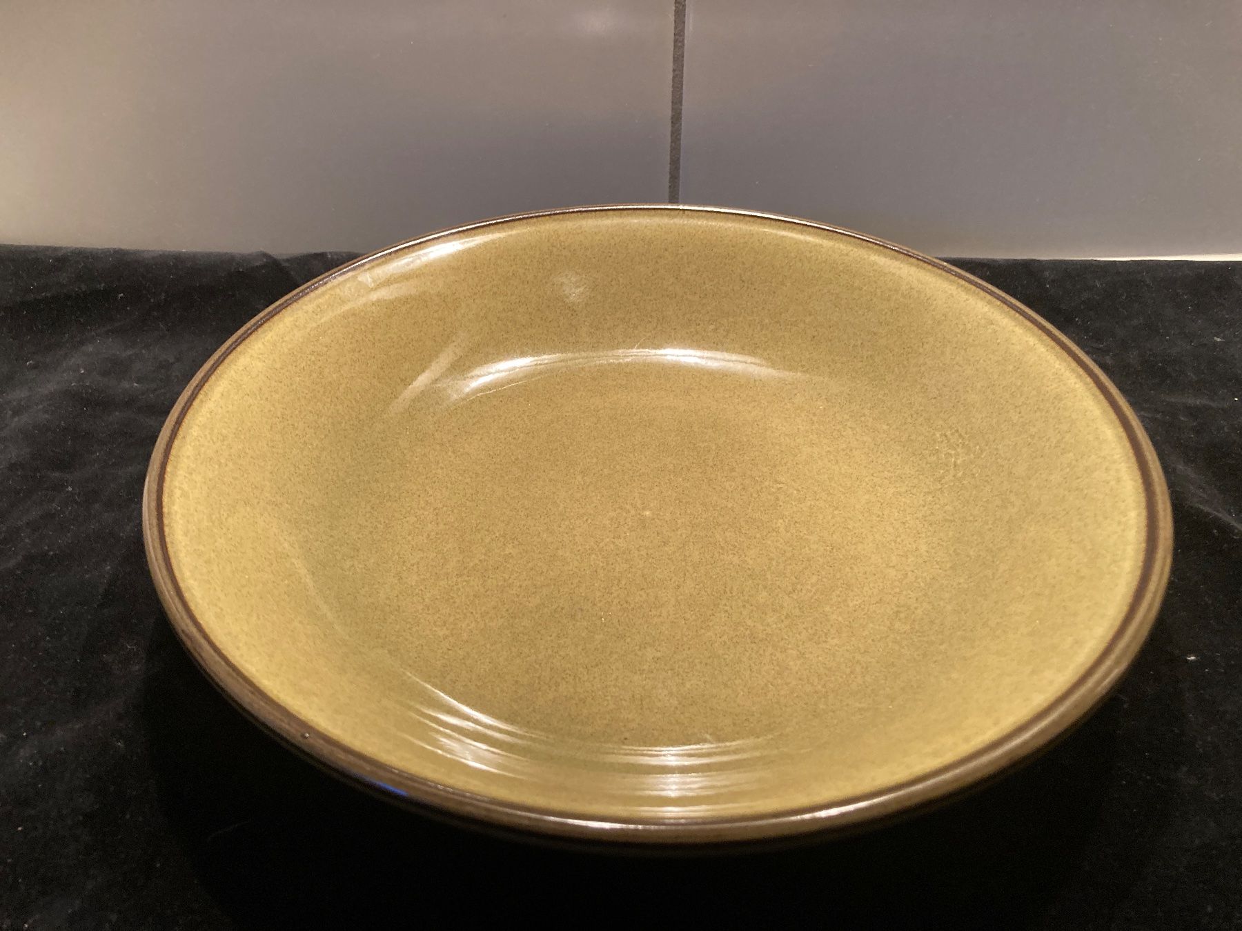 Rössler Assiettes: Grosses,  rundes  Rösser - Teller – D'occasion à Zürich par Chaeffeler