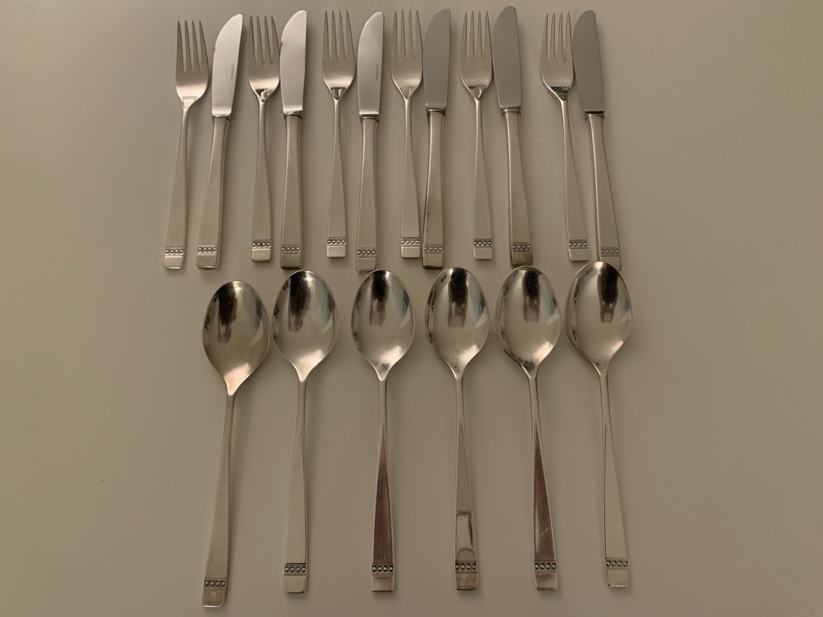 Couverts: Besteck Rhodos versilbert modern 18 Teile – D'occasion à Schaan par irmgarda02