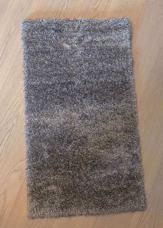 Tappeti: Teppich klein Grau / silber – Usato da Wallisellen venduto da nic_d8fs