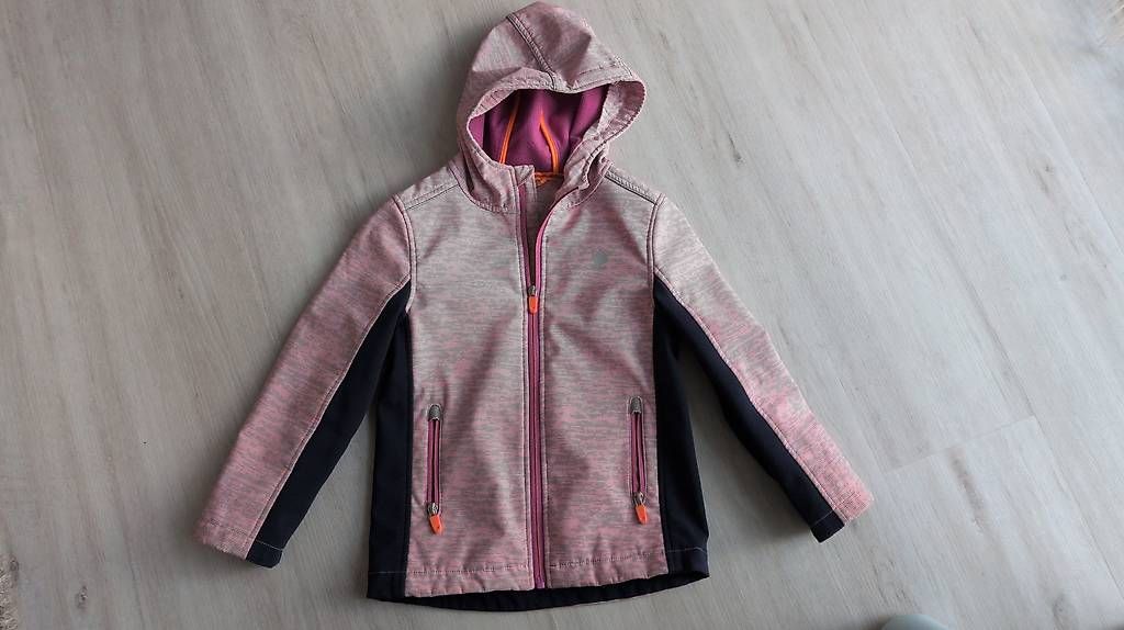 Jacken & Mäntel: Softshell Jacke Gr 122 – Gebraucht aus Ostermundigen von lid_sg9q