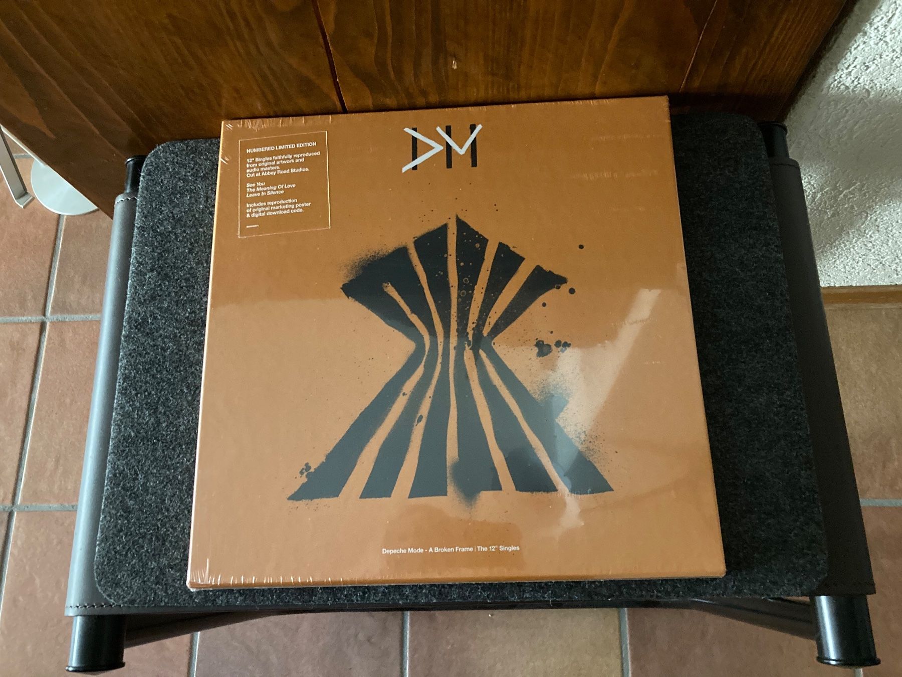Dischi in vinile: Depeche Mode - A Broken Frame / The 12" Singles – Nuovo e nell'imballaggio originale da Fribourg venduto da Karushi