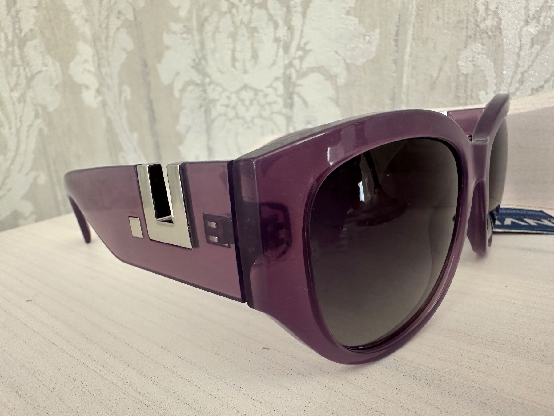 Occhiali & Lenti: Neue stylische Sonnenbrille – Usato da Oberwil-Lieli venduto da Svetlana28 4