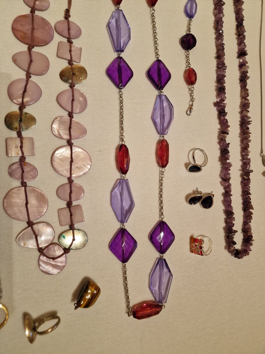 Sonstiger Schmuck: Modeschmuck  -  Konvolut  -  anschauen! – Gebraucht aus Röthenbach i. E. von Heureka5 1