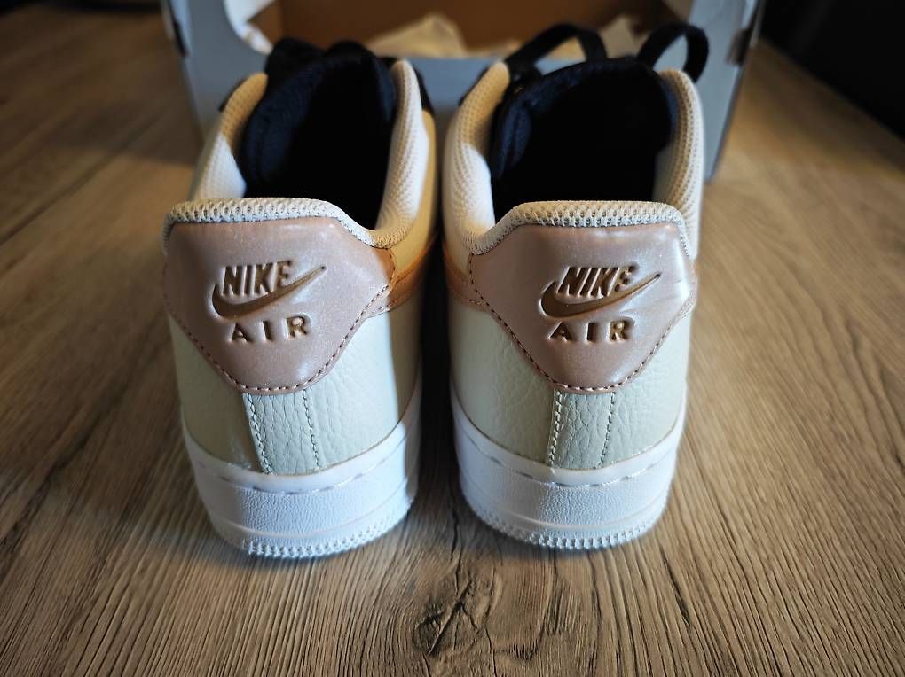 Chaussures hommes: WMNS Air Force 1 07 de 2020 limited edition taille 38.5 – Neuf avec emballage d'origine à Neuchâtel par caromaon 1