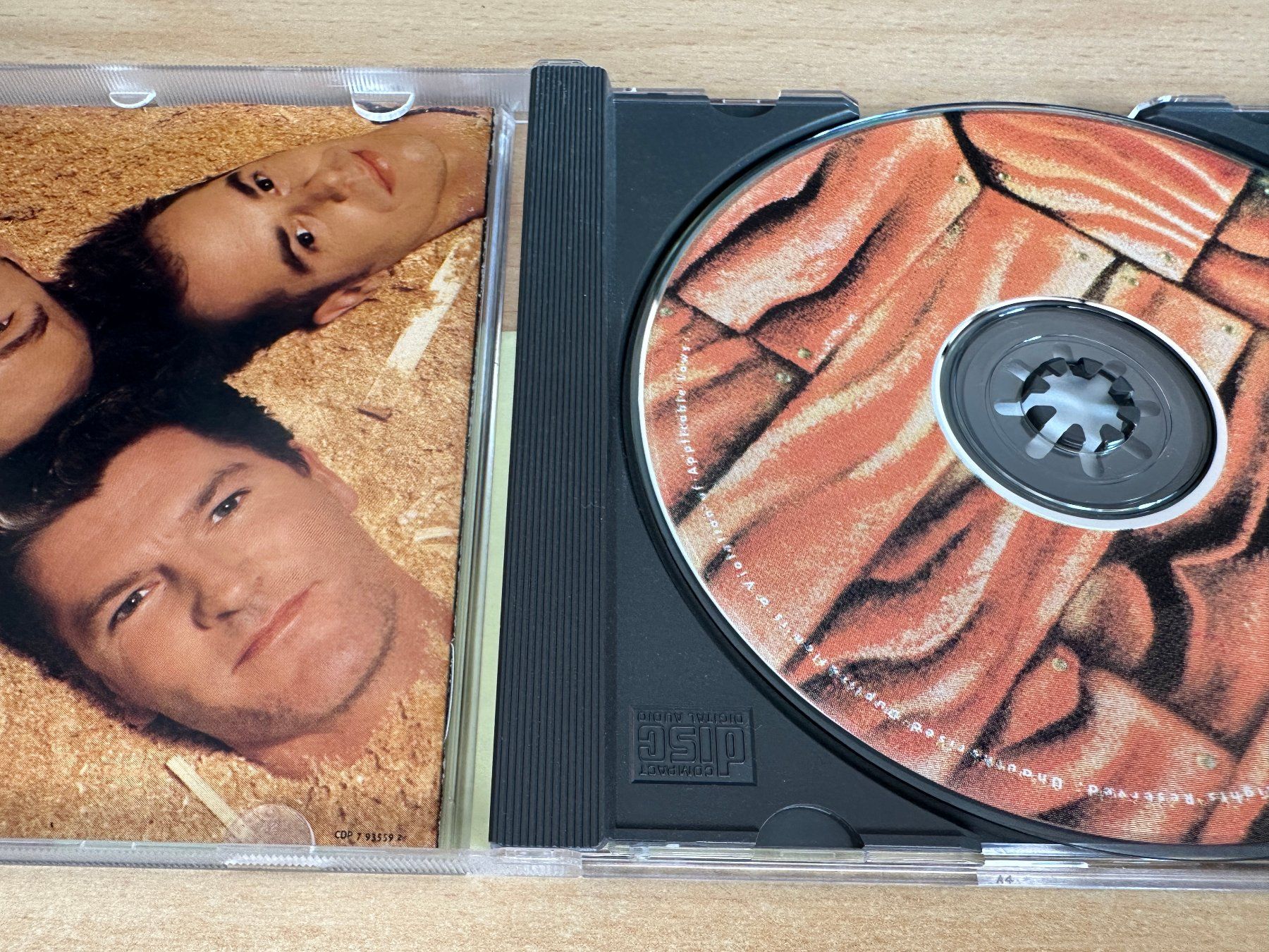 CD: Crowded House – Woodface – Usato da Rikon im Tösstal venduto da Alpenmutz 2