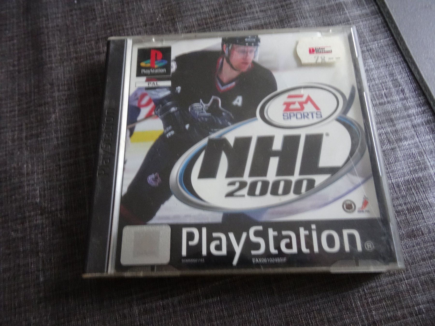 Sony Giochi: NHL 2000 PS1 – Usato da Olten venduto da Disc-Ausverkauf