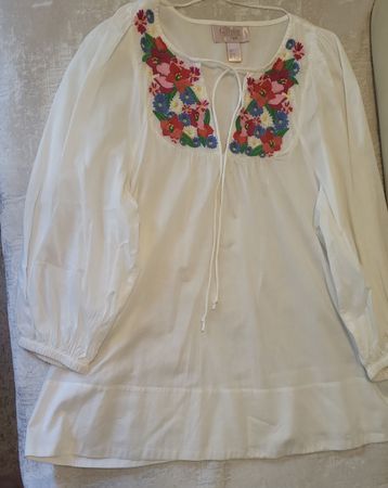 Damen Bluse Gina Tricot weiss Blumenmuster.