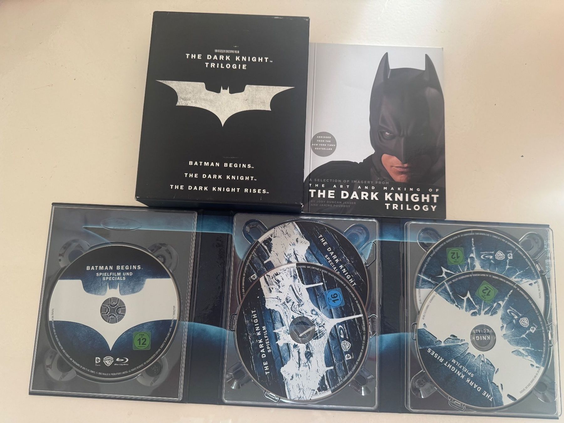 Tutti i DVDs: THE DARK KNIGHT TRILOGIE (Blu ray) – Usato da Basel venduto da san_2qlq 1