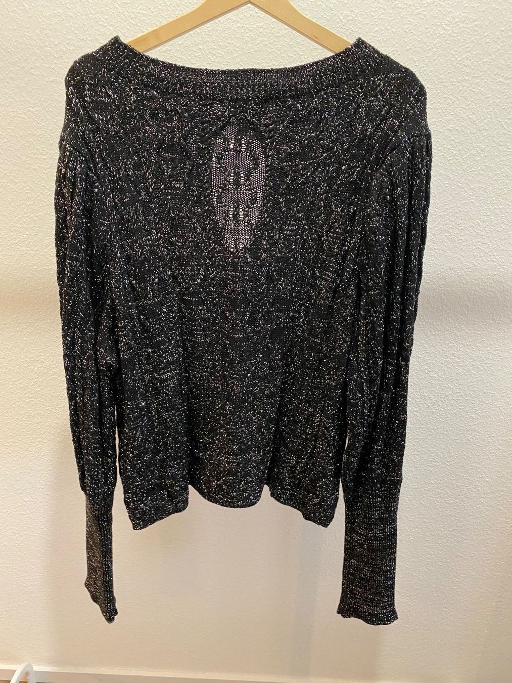 Asos Pullover & Sweatshirts: Asos Pullover Glitzer schwarz / silber Gr. 52 – Gebraucht aus Pratteln von a23_j2gs 1