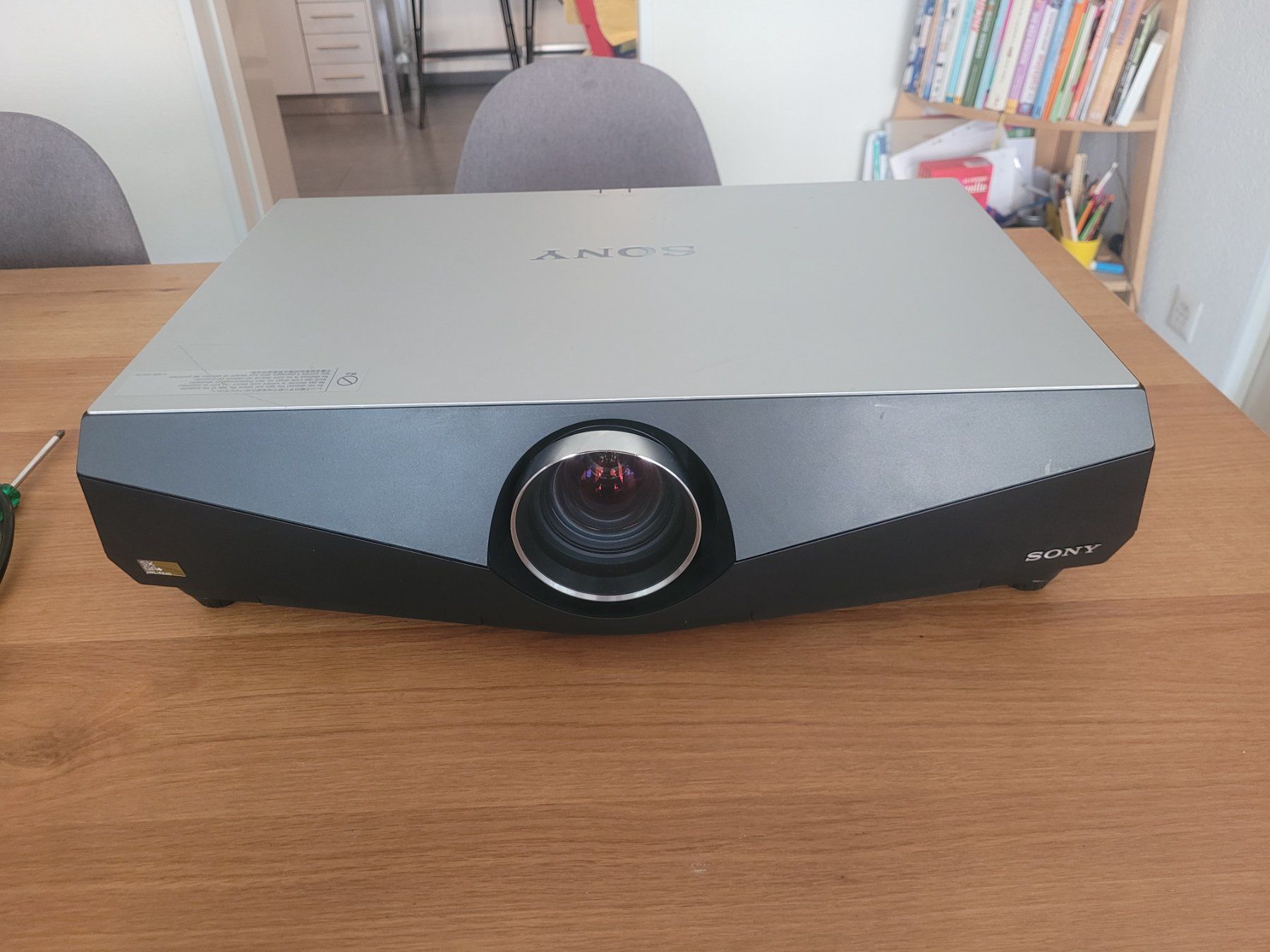 Sony Proiettori: Sony VPL FE 40 without LCD. – Usato da Dübendorf venduto da Saturnin35