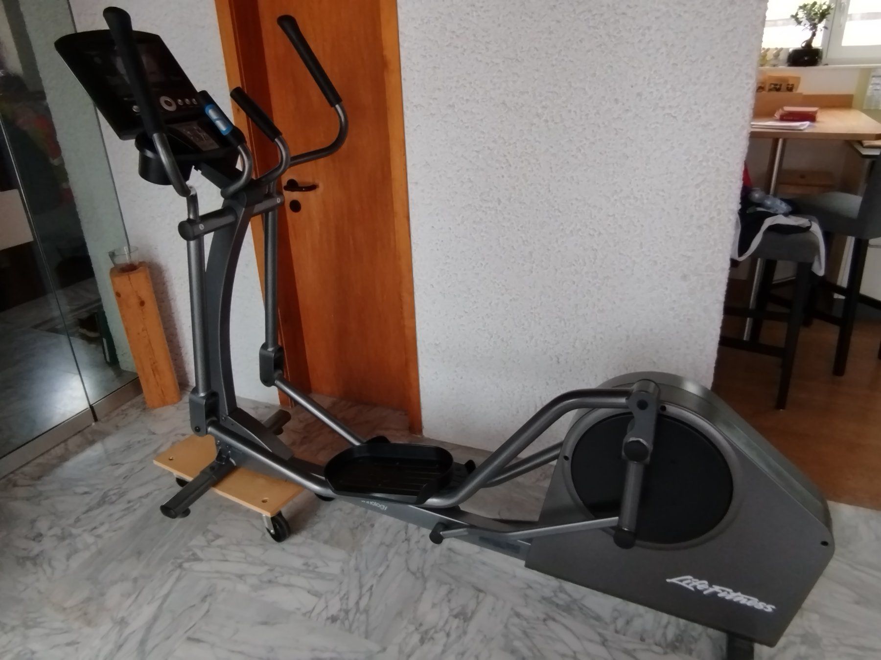 Life Fitness Hometrainer: Crosstrainer Life Fitness E1 – Gebraucht aus Arnegg von Urs07