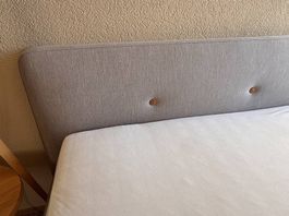 Bett mit Kopfteil, 180x200cm 