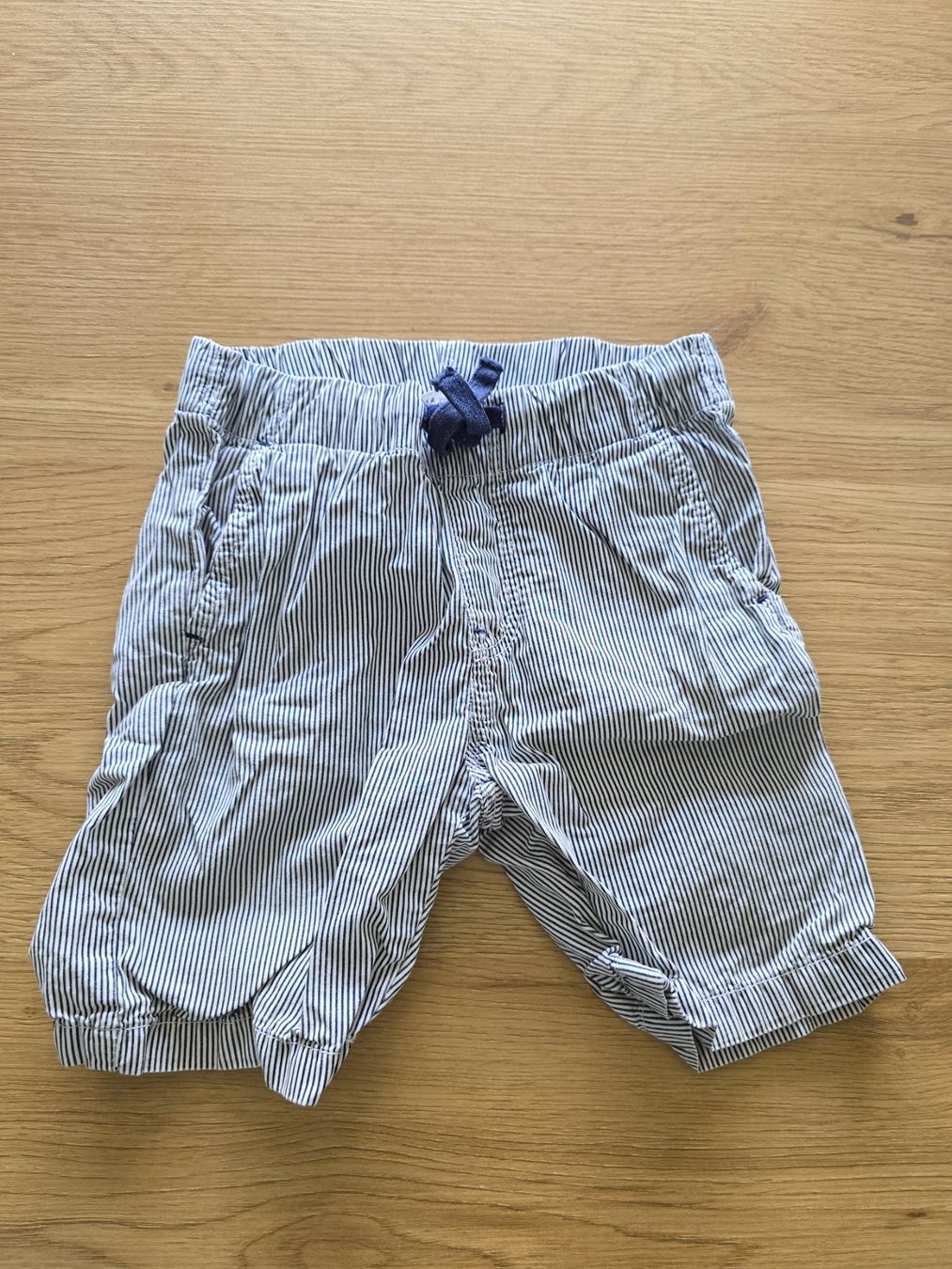 H&M Pantaloni: Shorts Gr 104 H&M – Usato da Uetendorf venduto da baumstamm3