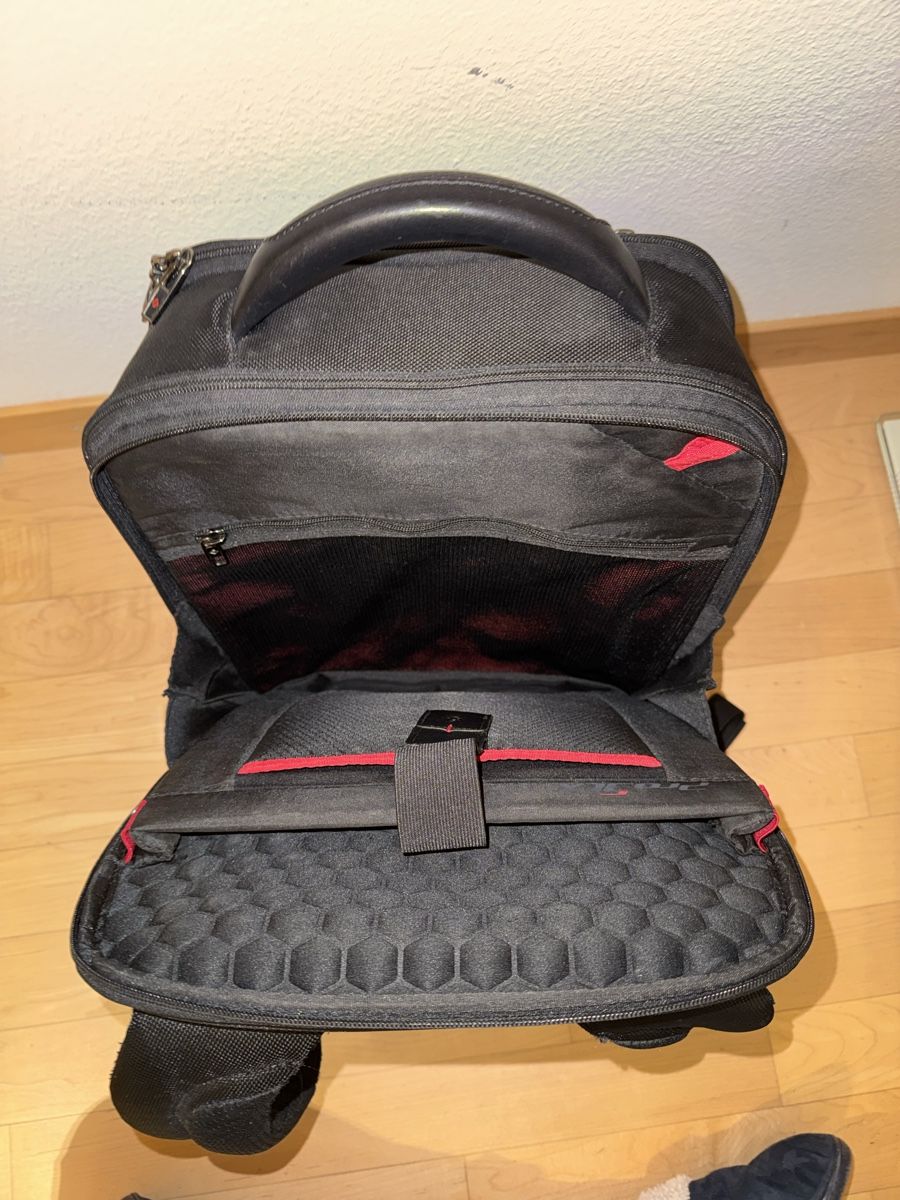 Samsonite Zaini: Samsonite Pro-DLX 5 Laptop Backpack 15.6 Inch – Usato da Kilchberg ZH venduto da aas_7h5z 3