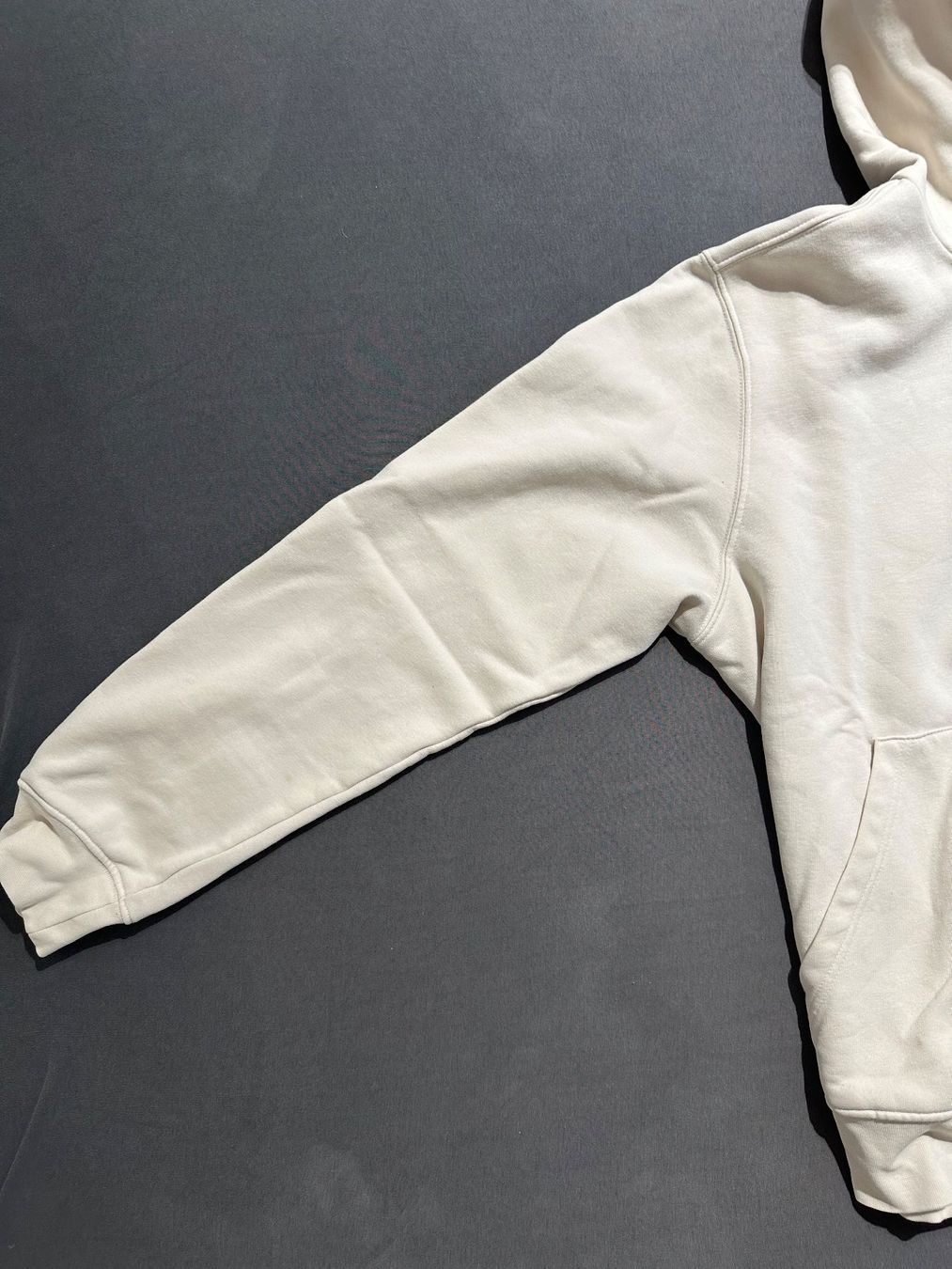 Pullover & Sweatshirts: Mango Essentials Hoodie Weiss – Gebraucht aus Kaltbrunn von schnoggele 1