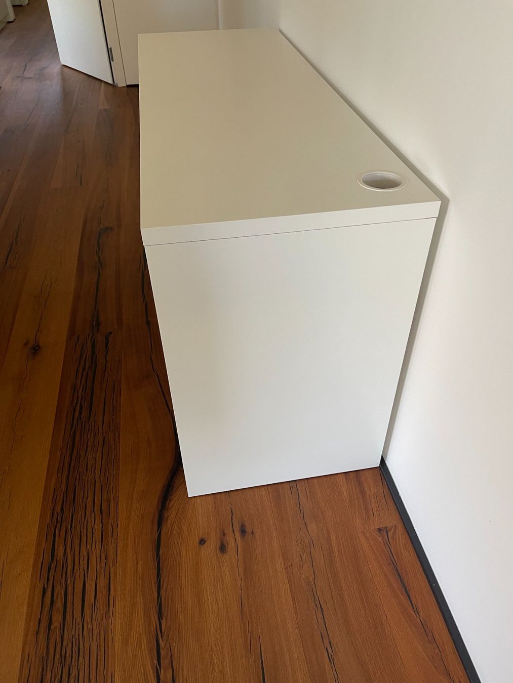 Ikea Scrivanie: Weisser Schreibtisch zu verkaufen – Usato da Buchs SG venduto da H_A_P 1