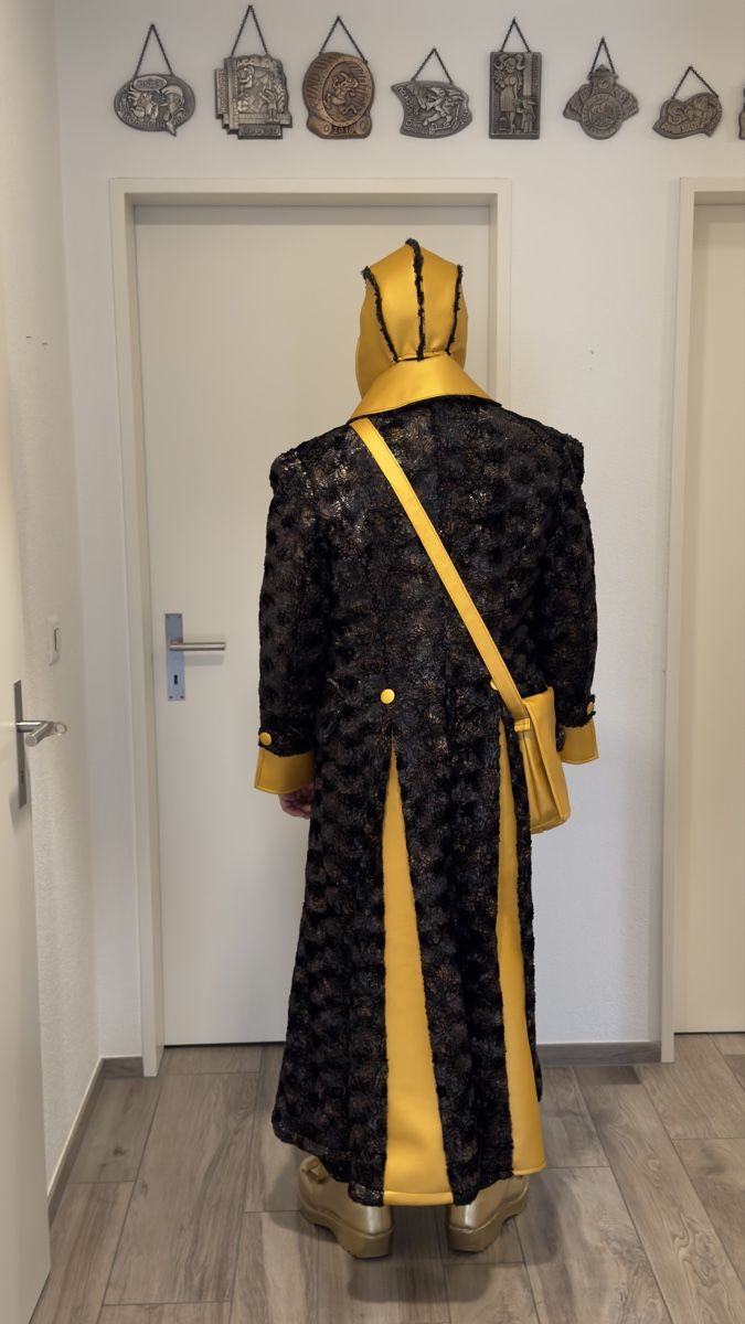 Costumi: Fasnachtskostüm Herren gold schwarz Grösse  M – Usato da Biberist venduto da Bsetzistei11 7