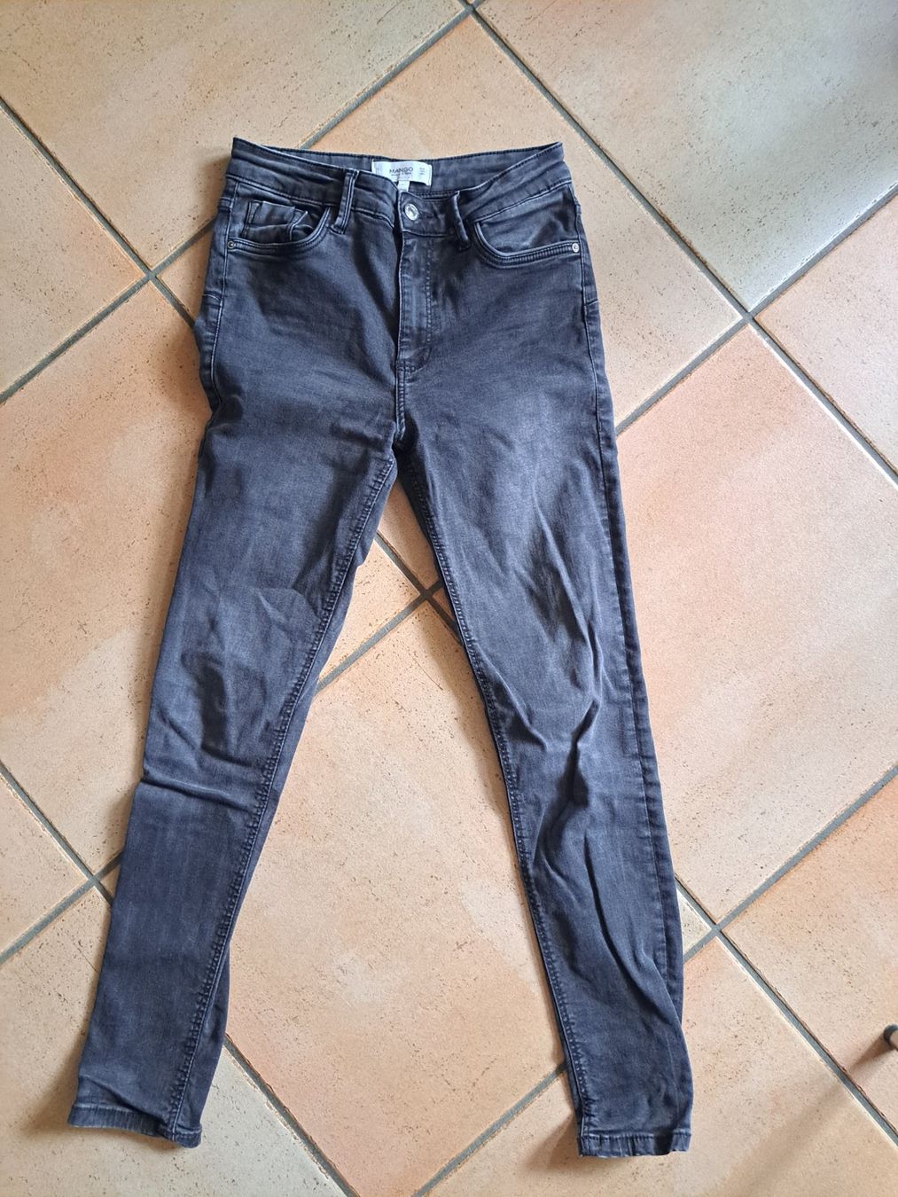 Mango Jeans: Jeans von Mango – Usato da Neuhausen venduto da carmen_jill