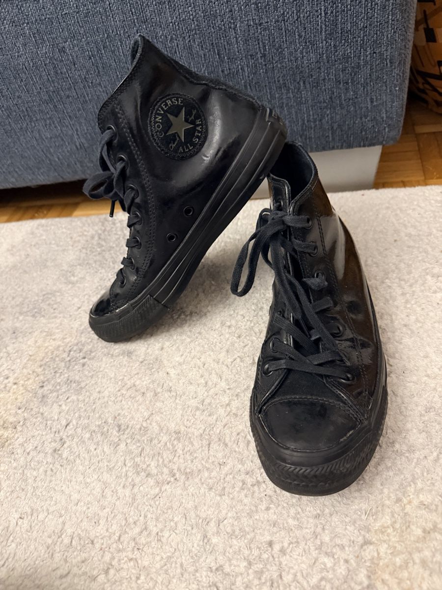 Scarpe da uomo: Leder Converse schwarz Lack Grösse 37 – Nuovo (secondo la descrizione) da Volketswil venduto da ile_gng5 4