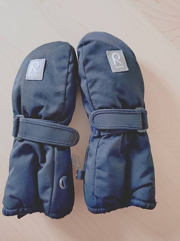Guanti: Winterhandschuhe Reima Gr.2 Schwarz – Usato da Oberwil (Dägerlen) venduto da Sisu_