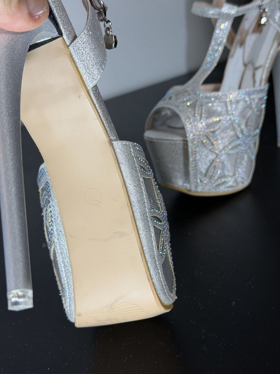 Damenschuhe: Silver Glitter Platform High Heels T-Strap Size 40 – Neu (gemäss Beschreibung) aus Zürich von fio_hcd2 1