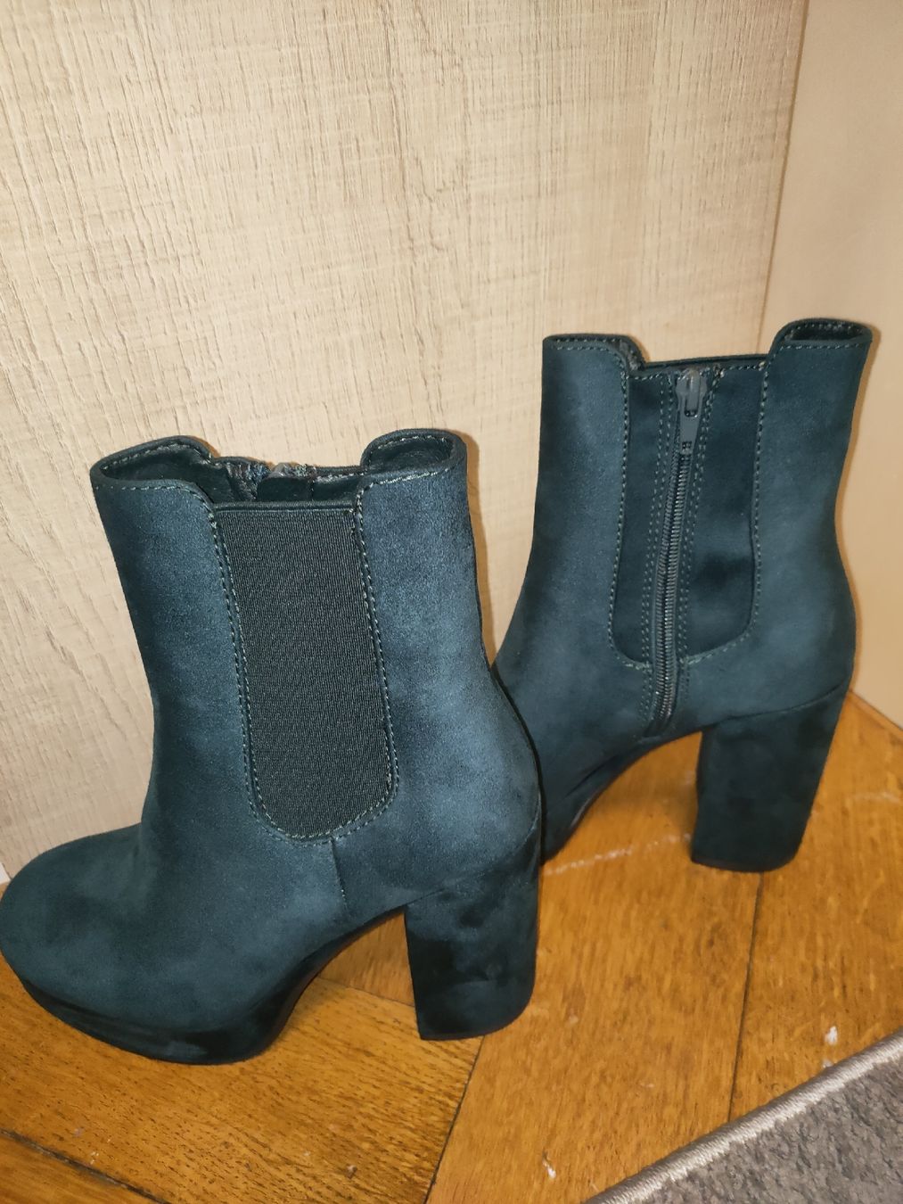 Dosenbach Scarpe da donna: Bottines à talons vertes, taille 36 – Nuovo (secondo la descrizione) da Lausanne venduto da Cassandra11 2