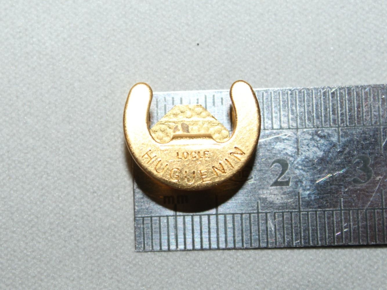 Placchette & Badge: Knopflochpin UH – Usato da Kriens venduto da Wolly85 2