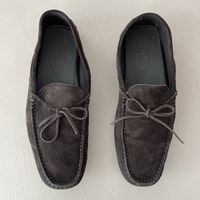 dunkelbraune TOD’S Gommini Mokassins aus Veloursleder 🤎