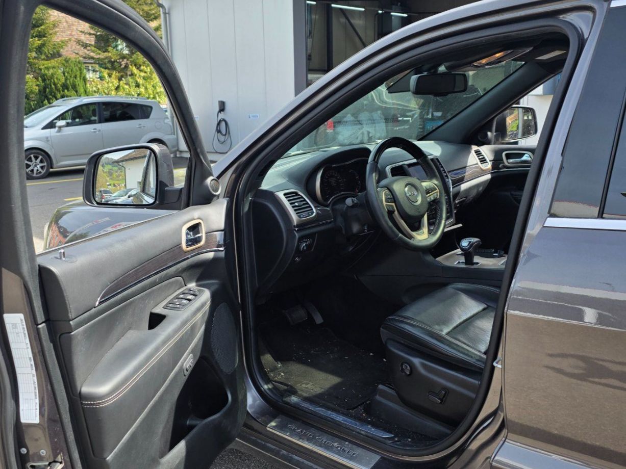 Jeep Autos: Jeep Grand Cherokee 3.0 CRD 4x4 – Defekt aus Brunnadern von stbba 5