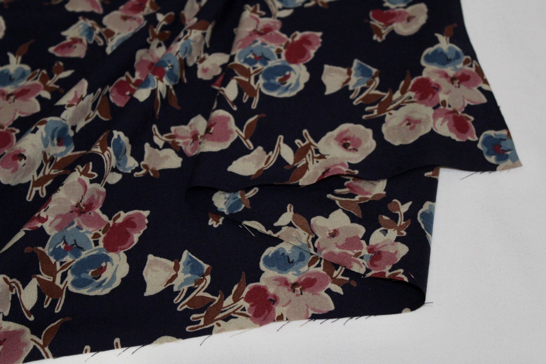 Tessuti: Stoff Kleiderstoff Viscose d.blau/Blumen – Nuovo (secondo la descrizione) da Obfelden venduto da solomon111 3