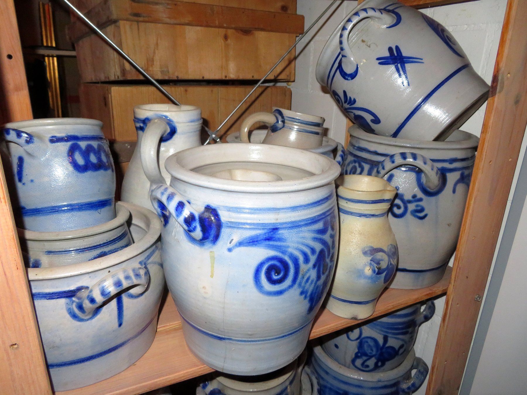 Pentole: Sammlung grau/blauer lasierter Steinguttöpfe 18 Stück – Usato da Zofingen venduto da Schekke 1