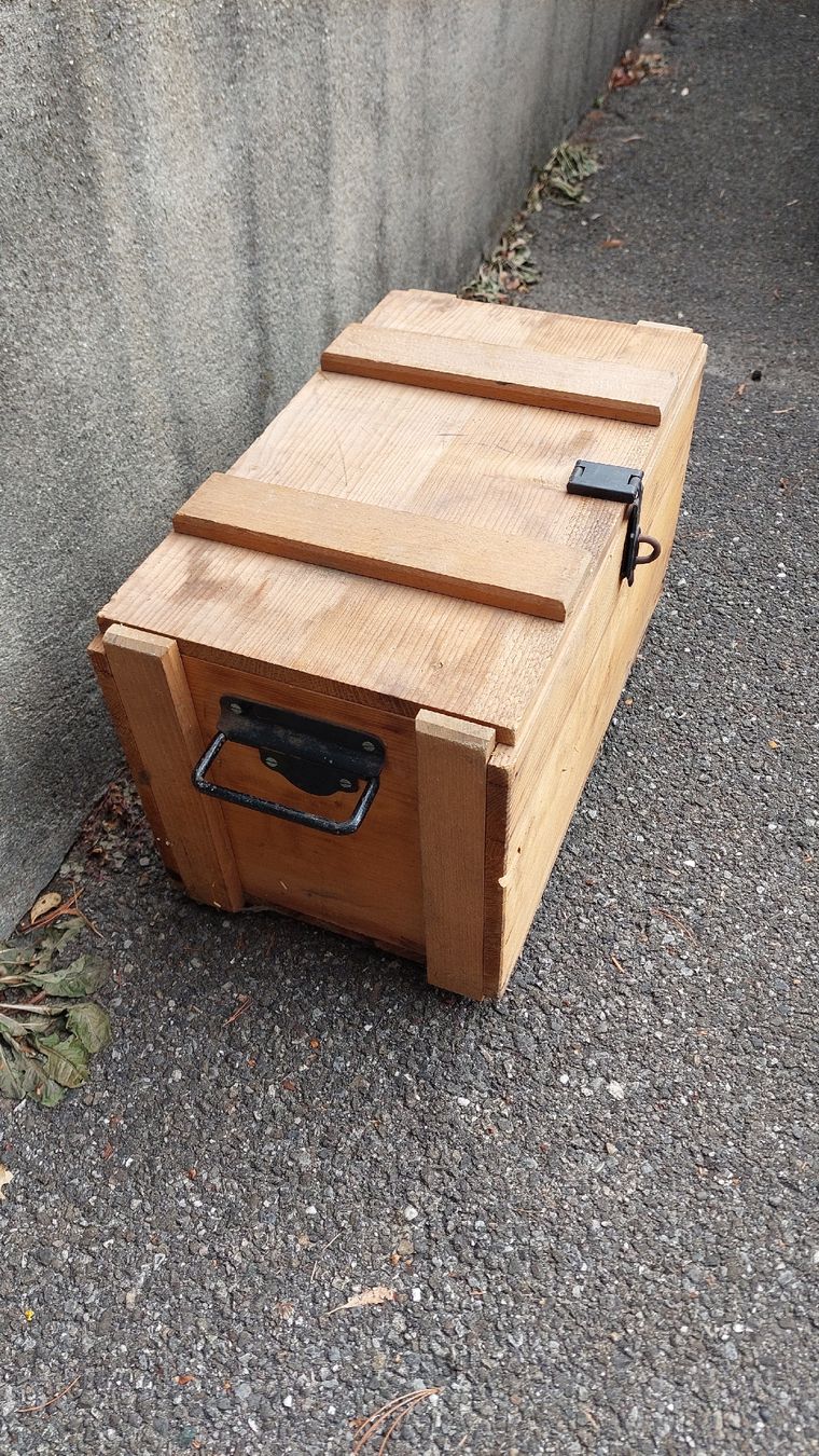 Casse di trasporto: Holzkiste mit Deckel und Griffen gebraucht – Usato da Konolfingen venduto da lanomi 2