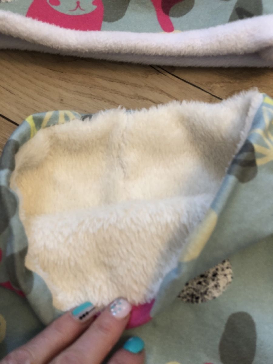 Altro abbigliamento per bambina: Bonnet et snood PINK POULET 2-5 ans – Usato da Sornard (Nendaz) venduto da delezedoris 2
