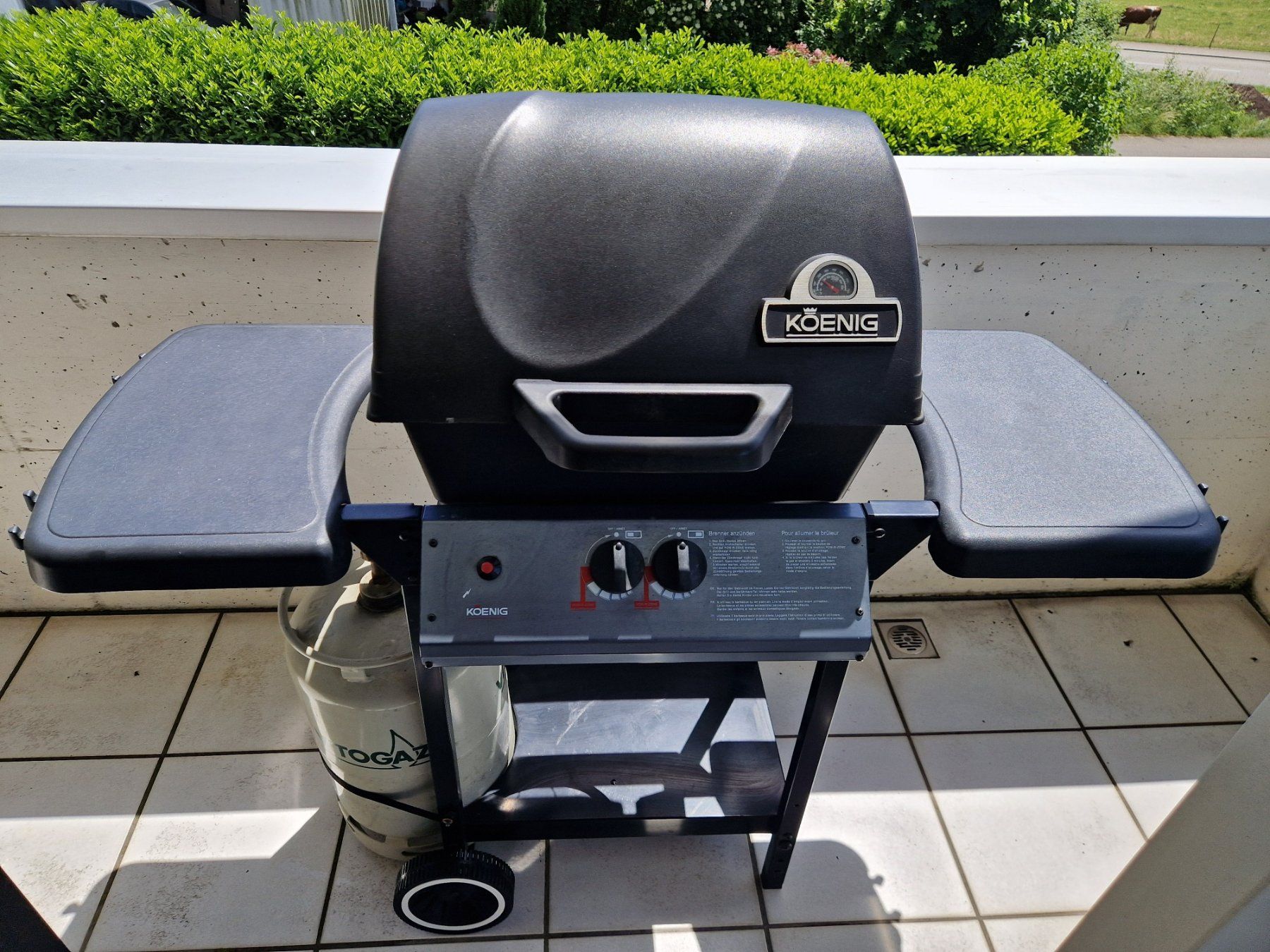 König Griglie: KOENIG Gasgrill Compact Pro 08152 mit Abdeckhaube – Usato da Walliswil b. Niederbipp venduto da Napier01
