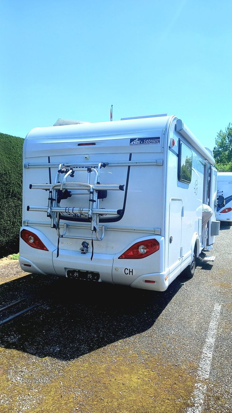 Knaus Veicoli da campeggio: Wohnmobil Knaus Sky Wave – Usato da Roggwil BE venduto da issnix 1
