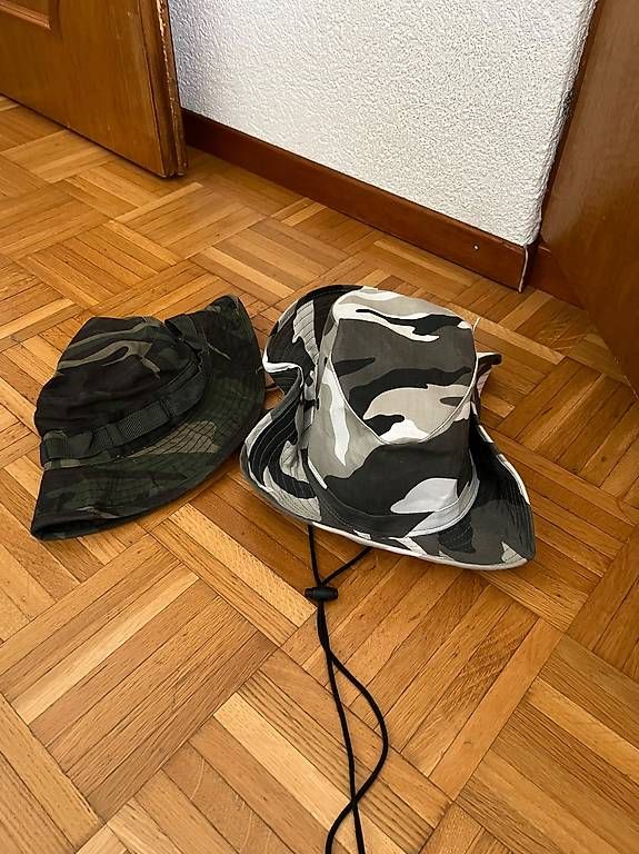 Copricapi, berretti & cappellini: Ensemble de casquettes et chapeaux à donner  – Usato da Leytron venduto da her_vm77 1