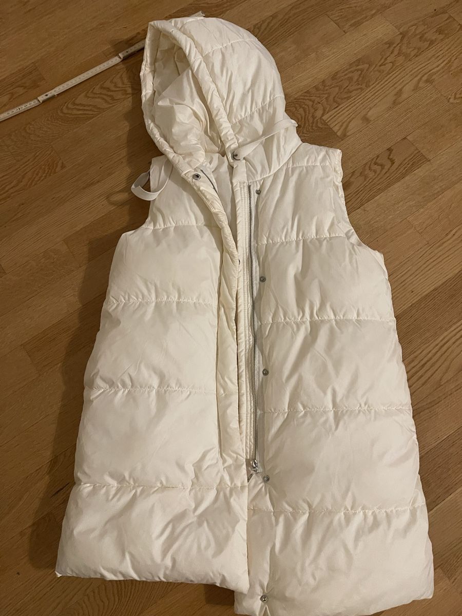 Only Gilets & Westen: ONLY Daunenweste Grösse S beige Winter warm – Neu (gemäss Beschreibung) aus Rüschlikon von Lajniii 1