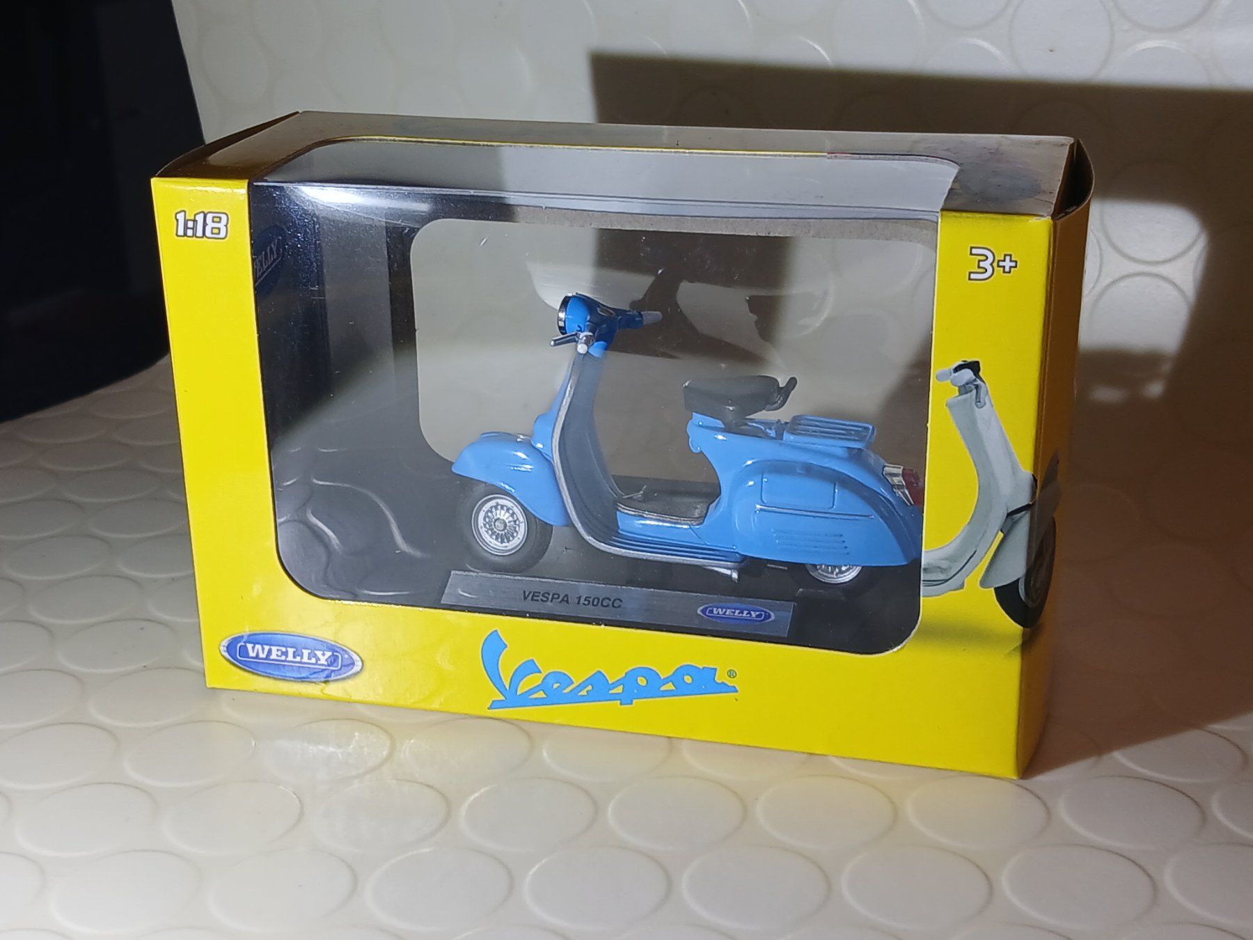 Vespa Kit di modellismo & Modellini statici: Welly Vespa 1/18 Metall – Nuovo e nell'imballaggio originale da Pfyn venduto da Wildwilli