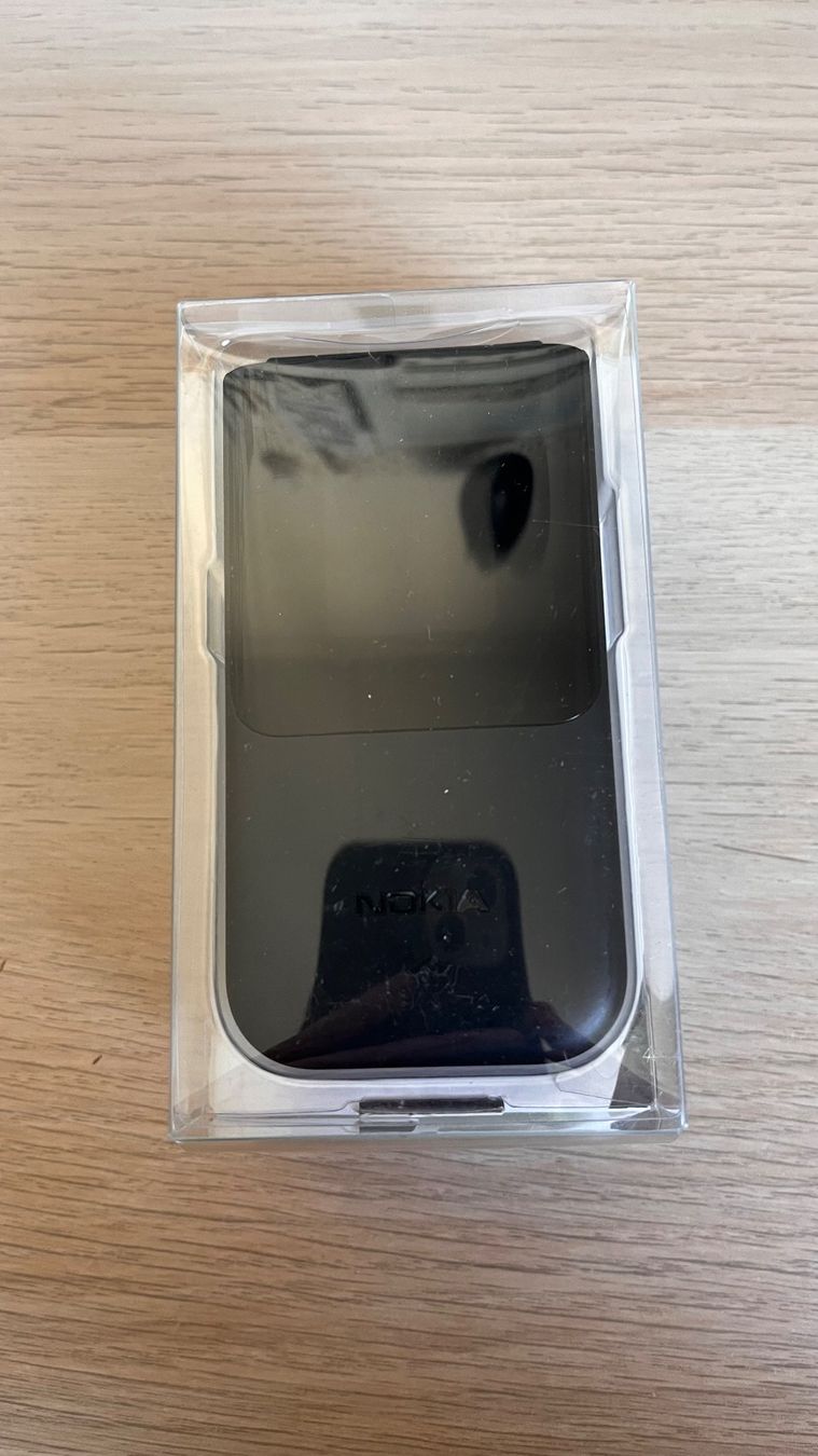 Nokia Handys / Smartphones: Nokia 2720 Flip 4G - (2 von 2) – Neu und originalverpackt aus St.Gallen von BRT91 2