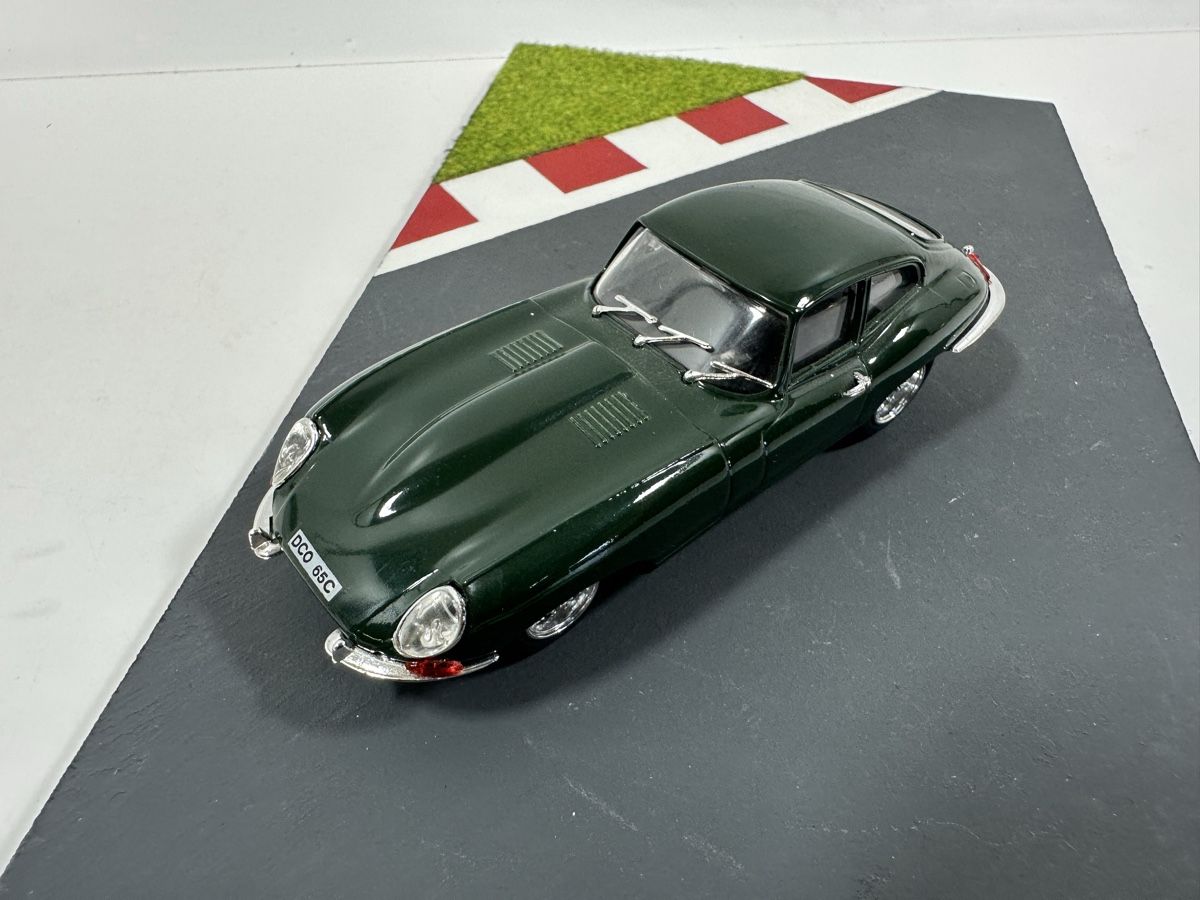 Jaguar Modellautos: Jaguar E Type 1:43, grün, wie Neu, MODEL BOX – Neu (gemäss Beschreibung) aus Zofingen von rf9_x2xt 1