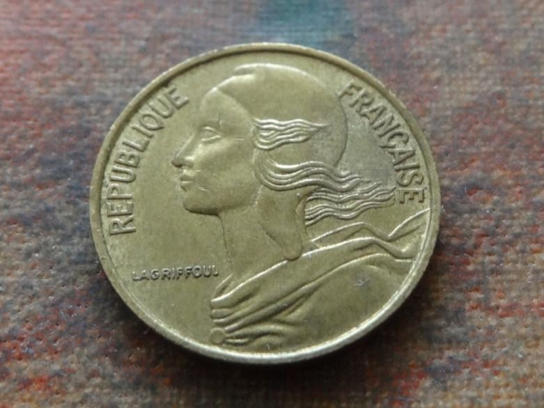 Tutti le monete: FRANCE  5 Centimes  1975 – Usato da Romanel-sur-Lausanne venduto da Swift13 1