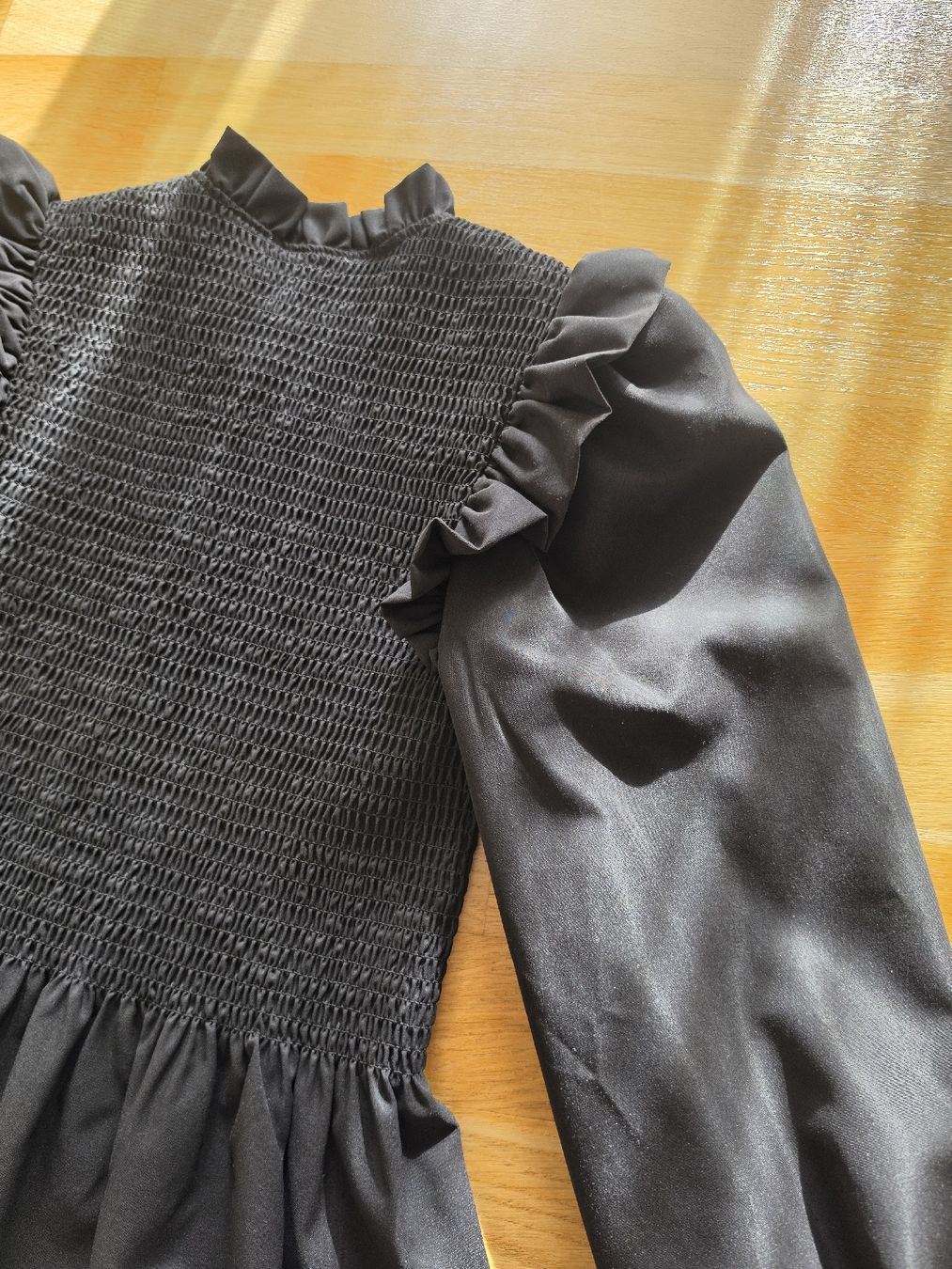 Only Vestiti: Elegantes, schwarzes Kleid mit Rüschen – Nuovo (secondo la descrizione) da Affoltern am Albis venduto da Ebruli89 3